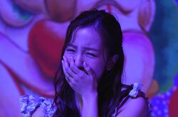 泣き出しそうな表情に…板野友美、心霊ビデオに震える「めっちゃ怖いです」