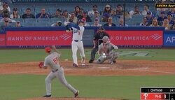 大丈夫かよ…？ 大谷翔平が絶叫…“衝撃のハプニング”「病院送りじゃね？」「ガチで痛いだろ」相手投手に167キロ“爆速ゴロ”が直撃「大谷さんの打球だぞ」