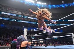 「凄すぎ」「逆に心配になる」249kg→120kgに“激痩せ”…米マット最高峰に登場したセレブラッパーの“衝撃ビジュアル”に視聴者ざわつく