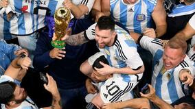 W杯優勝！メッシも「テーブルに乗って飛び跳ねる」映像が話題