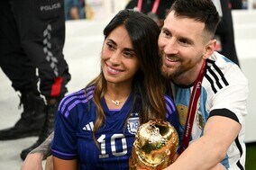 「いつも美しい」メッシの妻アントネラさんの“黒ビキニ”姿などメモリアルフォトに脚光！「本物のクイーン」