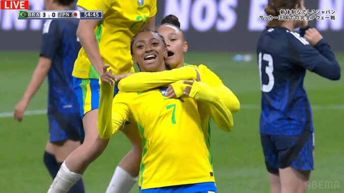 【写真・画像】「ノリノリやなw」ブラジル女子FWが“ドヤ顔で謎セレブレーション”「ケロリン腹立つなw」「ダンス可愛い」なでしこジャパンから決定的３点目　1枚目