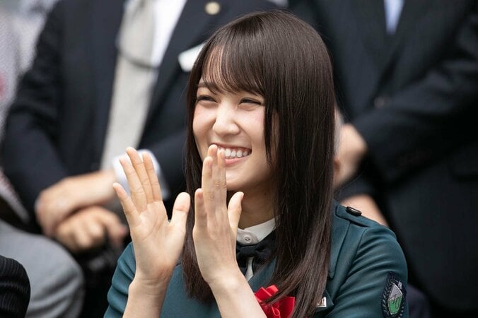 欅坂46菅井友香、思い出の渋谷川で「サイマジョポーズ」 2枚目