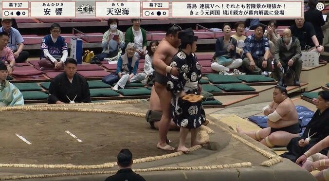 「行司さんあぶない」「抱きとめた」取組中に接触→力士の“咄嗟の対応”話題 「ずり落ちなくてよかった」行司を守る行動に称賛 2枚目
