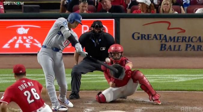 【写真・画像】大谷翔平、“軽く振って”178キロ弾丸ライナー「打球はっや」「えぐすぎる」外野手もあたふた…衝撃打球にファン騒然　1枚目