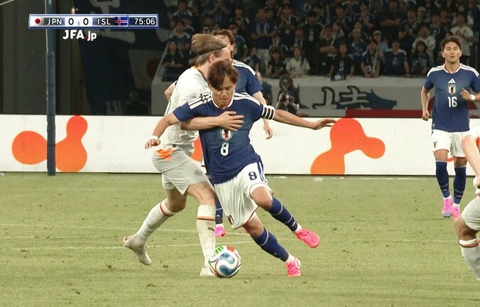 ファウルを物ともない久保建英