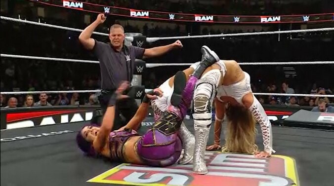 苦悶するベイリー