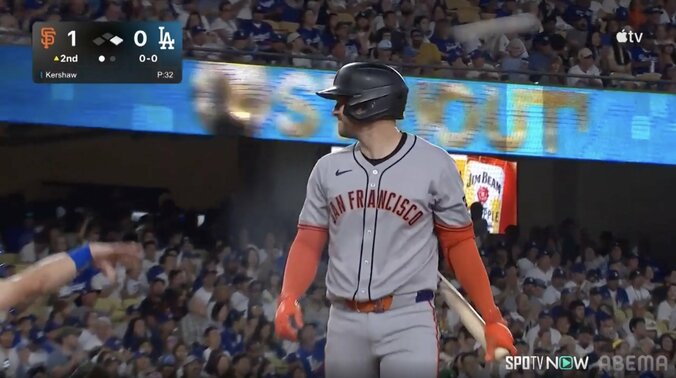 “伝家の宝刀”に球場沸騰！ カーショーのカーブが「あまりにも綺麗で打てない」 落差1.6m“魔法の一球”に米熱狂 3枚目