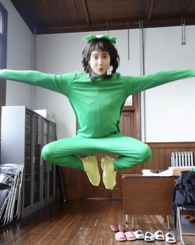 土屋太鳳、躍動感溢れるカッパ姿を立て続けに披露　その理由とは 2枚目