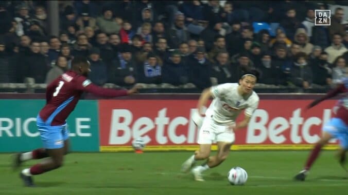 【映像】関根→中村→伊東、相手をいなすトライアングルパス