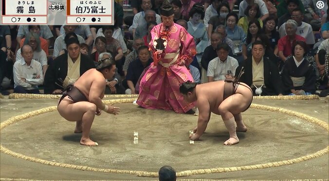 「ああいうのがあると、ちょっとペースが崩れる」伯乃富士、緊迫の立ち合いで珍しい行動 剣翔の指摘に「この駆け引き図太い」ファン驚き 4枚目