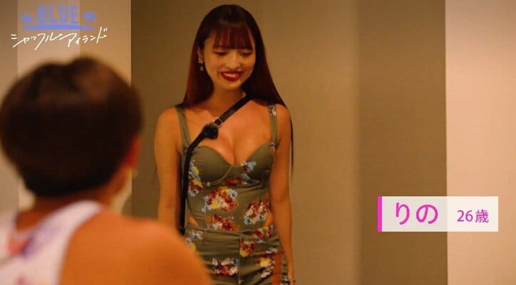 “自称・1番エロい女”が男の部屋を訪問！色気あふれるワンピース姿にニューヨーク屋敷ら衝撃「すごい格好」「悩殺ですね」