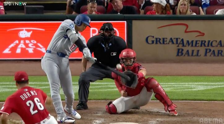 【写真・画像】大谷翔平、“軽く振って”178キロ弾丸ライナー「打球はっや」「えぐすぎる」外野手もあたふた…衝撃打球にファン騒然　1枚目