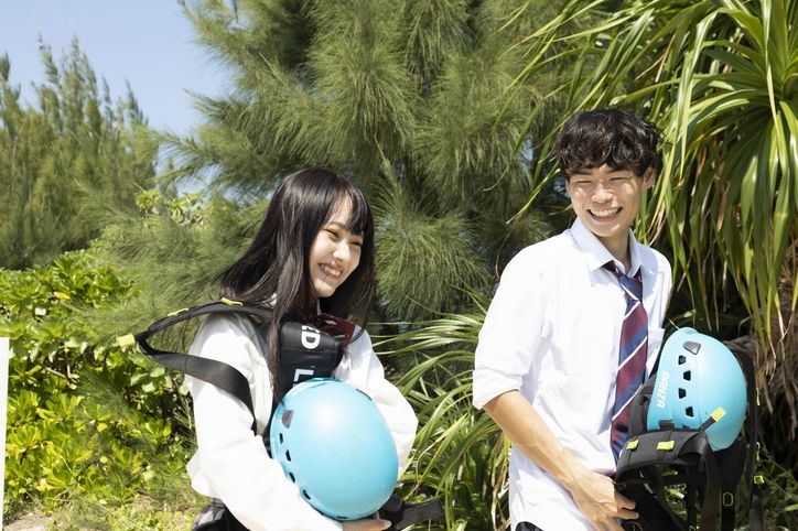 清楚系美少女・まじゅ、早くも男子メンバーからモテモテ！2ショット続々で恋がヒートアップ！『恋ステ2021秋沖縄』スタート！