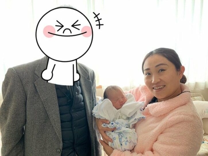 キンタロー。の夫、娘がギャン泣きした“おじいちゃんの抱っこ”「あたふた劇にほっこりした」