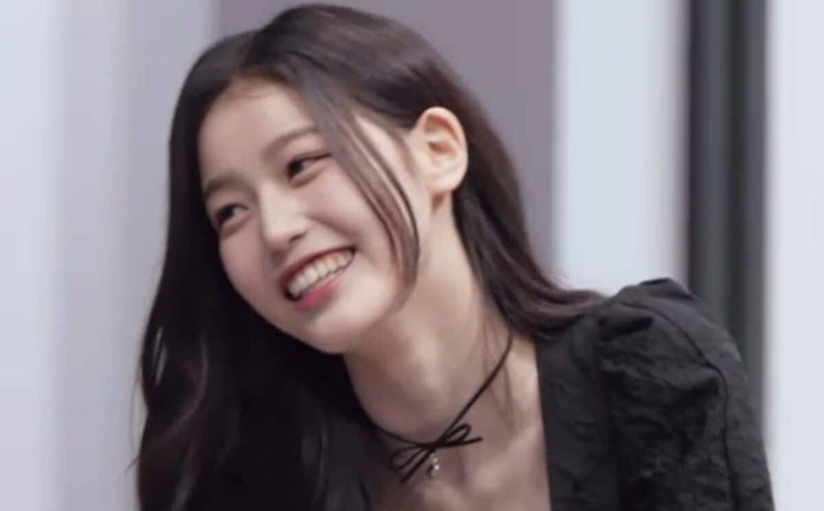 奇跡の8頭身！長すぎる脚に衝撃！異次元スタイルを誇る16歳の美し