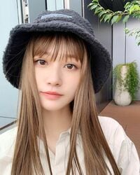 「可愛くない日がない」「おとぅなっぽい！」生見愛瑠、ハットを被った最新ドアップショットに絶賛の声