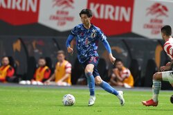 “時間と空間”を操る鎌田大地、フランクフルトのEL制覇に貢献した日本代表期待のアタッカーの武器は「独特な間」