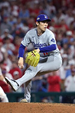 早く出せよ！ 佐々木朗希、異常事態で“まさかの展開”「心臓ヤバい」「エグいな」絶対絶命のピンチ→とんでもない“神投球”「大魔神やん」