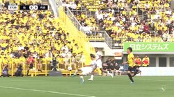 「藤尾半端ないって」町田・藤尾翔太、衝撃のボレーシュート！「あんなんでけへんて」後ろからのボールをダイレクトでジャストミートさせた瞬間