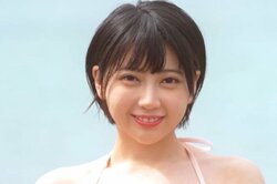 波瑠似セクシー女優、水着姿でバドミントン 「一生一緒にいれる人とだけ恋愛したい」恋愛観明かす