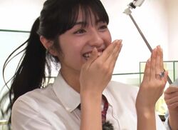 お値段は3600万！人気JKがVIPルームでリアルサファイアの指輪を試着し大興奮「めっちゃキレイ…」「幸せになります」