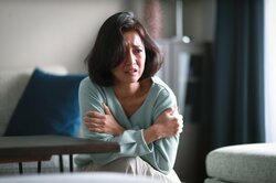 夫の不倫相手の正体は!?最悪の事実に気づいた妻が切なすぎる『泥濘の食卓』