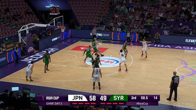 桜木花道かよ！ 川真田紘也の“強靭リバウンド”が話題沸騰「小中学生の教材にすべき」「今日イチ熱かった」バスケ格言を体現した瞬間 2枚目