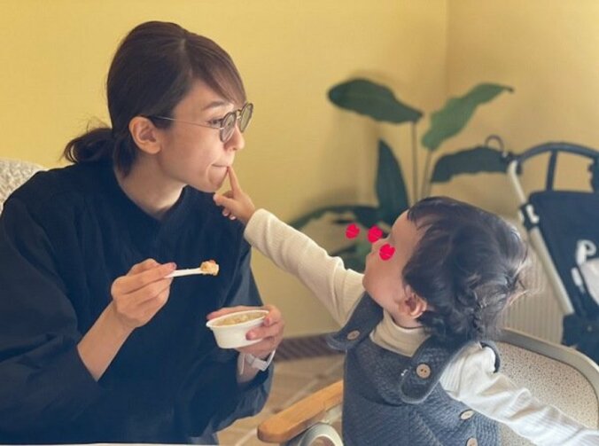 小池徹平の妻・永夏子、夫と遅れた結婚記念日のお祝い「愉快な夫婦、でいたいなぁ」 1枚目
