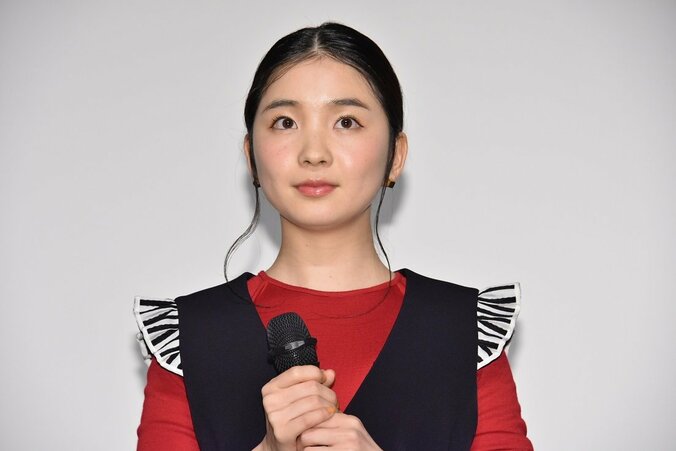 哀川翔の娘・福地桃子、初主演映画で母娘の確執を演じ「お母さんに対する尊敬の念が生まれました」 2枚目