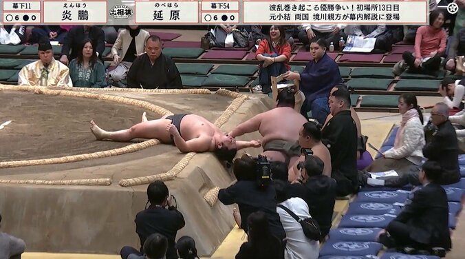 土俵上に大の字の炎鵬