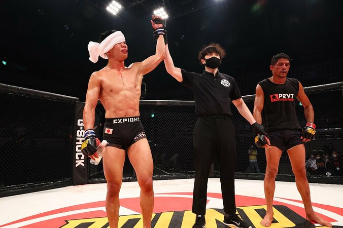 「日本MMAの歴史を背負う」中村倫也、大流血の勝利で世界への道を拓く 1枚目