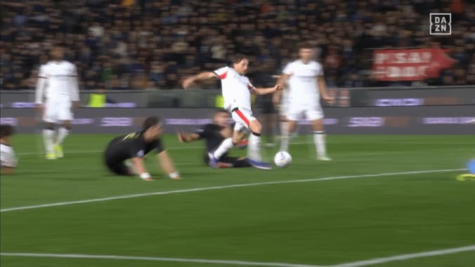 「50歳まで戦える」40歳モドリッチ、“魔法のアウトサイド弾”に世界騒然！「成熟したワイン」超絶チップキックで決勝点「レアルは後悔してるはず」 5枚目