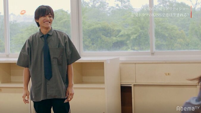 キスシーン撮影後、カットがかかったのに女優からキス！演技の恋が本気に変わる！？ 3枚目