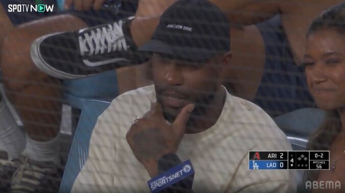 ドジャー・スタジアムに元ド軍の“功労者”が凱旋！ フリーマンがリング贈呈、“友情”伺わせる一幕…大谷も拍手 3枚目