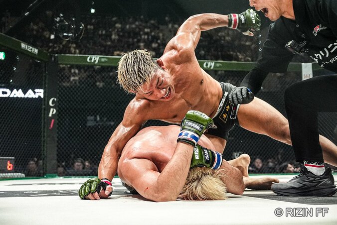 【写真・画像】　1枚目