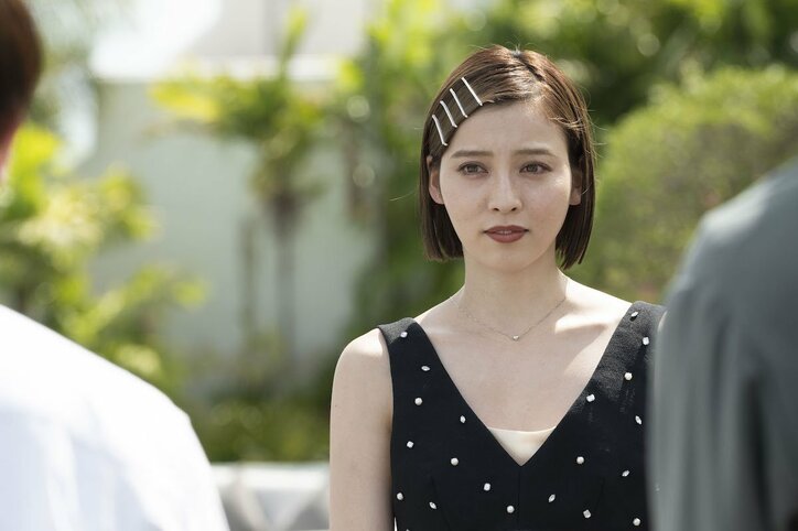 美人すぎるピラティス講師「キスをされて恋ではないと気づいた」3人から告白され涙の決断