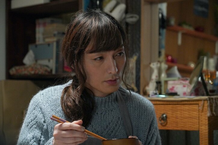 「最期の冬、母になりたいと思った。」草なぎ剛主演『ミッドナイトスワン』ポスタービジュアル&17枚の場面写真公開