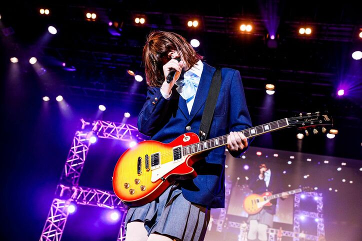 八木勇征の美脚光るチャイナ服コーデに「美しすぎる！」「圧倒的美」絶賛の声！ FANTASTICSメンバーがカオスなファッションショー開催【ファンミーティング】