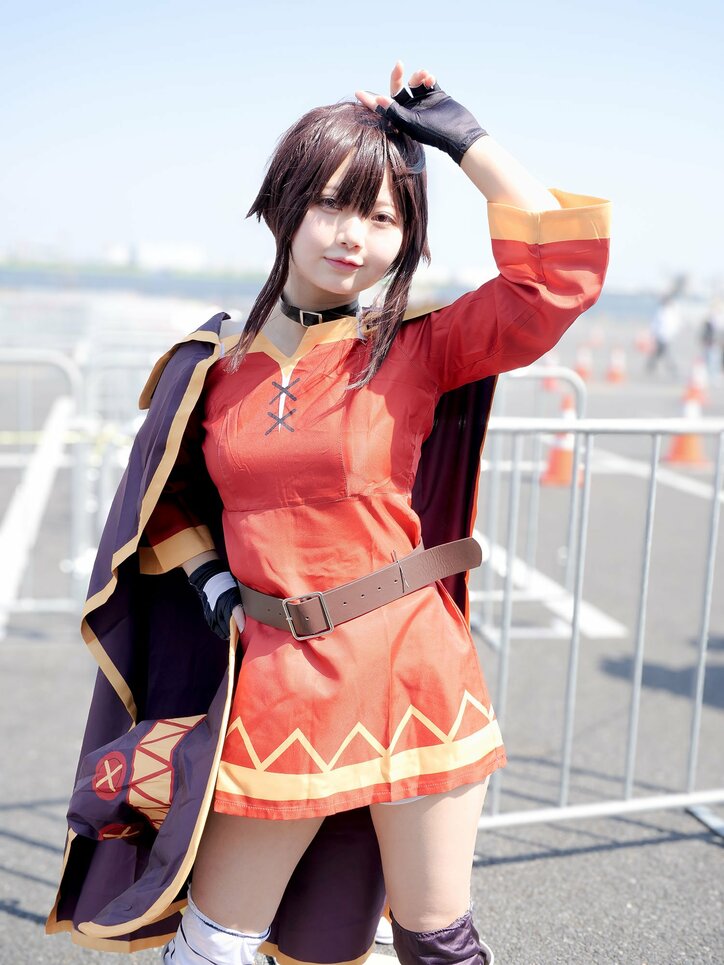 [Photos/Images] "Taking Photos Without the Hat Was Unexpected (LOL)" - Turning a Mishap into Charm with Megumin Cosplay from 'KonoSuba' 14th