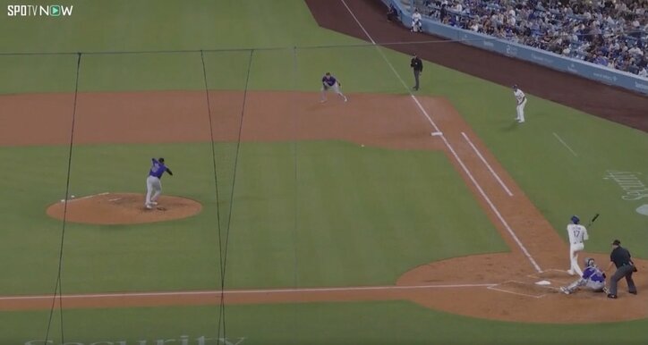 【写真・画像】油断した…？ 大谷翔平、“イライラ走塁”でまさかの展開「余裕やんw」相手投手の隙をついて“爆速盗塁”「そりゃ走られる」　1枚目