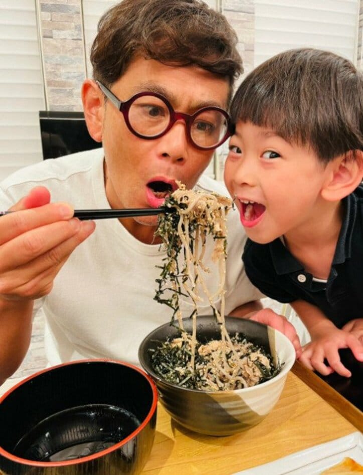ココリコ・遠藤の妻、息子達も完食した絶品お取り寄せグルメ「うますぎる！」