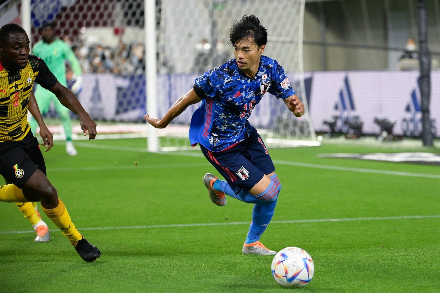 三笘薫 圧巻ドリブルでスタメン奪取に名乗り 寡黙な 超負けず嫌い のルーツに迫る サッカー Abema Times