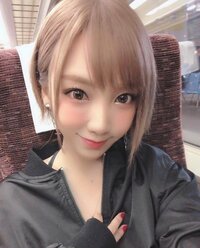 ざわちん、ミルクティー色ショートヘアにイメチェン「最高にかわいい」「似合い過ぎててさすが」の声