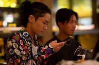 川村壱馬、フォトエッセイ集からオフショットを公開 自然体なオールバック姿にファン「かっこよすぎて日々の生きる活力」