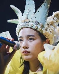 「凛々しくてカッコイイ」「凄い！」のん、自身がデザインしたフェス衣装でのステージショットを公開し話題