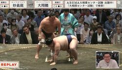 ベテラン力士が相手の肩を“ポン、ポン”→直後に突き落とし　巧みな勝利のサインに実況席も笑うしかない「フェイントですね。余裕を感じます」