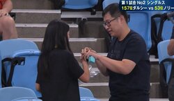 「こんなところで…」テニスの国際試合で珍事、視聴者「グラフの件を思い出す」【ATPカップ】