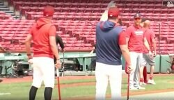 どうなってんだよ！ 試合前の練習中に“あわや乱闘”「血の気多いな」 激しい口論からレ軍vsエ軍が両軍総出で一触即発