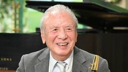 「1時間の朝散歩、雲梯、スクワット、朝食…」93歳の現役サックス奏者・渡辺貞夫、健康を支える「毎日のルーティン」を紹介